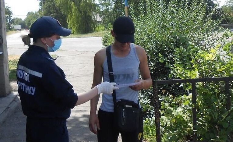 У Покровську рятувальники продовжують нагадувати мешканцям правила поведінки з вибухонебезпечними предметами