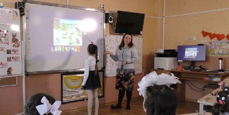 У Краматорську відкрили інклюзивний клас для дітей з вадами слуху