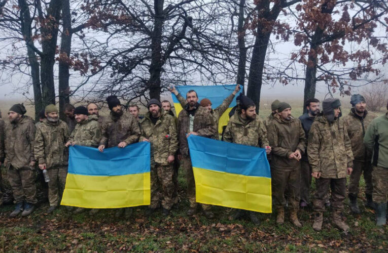 Відбувся обмін полоненими з РФ: В ОП повідомили, кого вдалося повернути