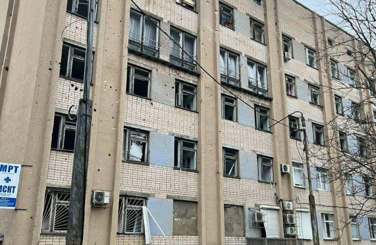 У Херсоні снаряди влучили в пологове відділення лікарні