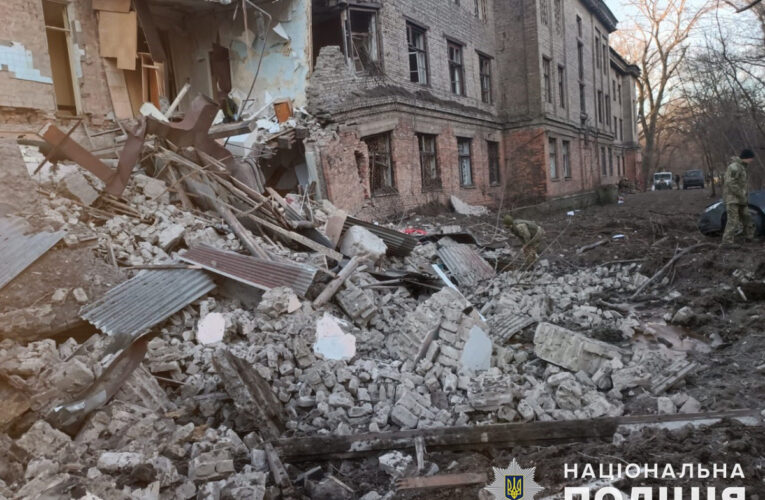 За добу окупанти зруйнували 25 цивільних обʼєктів Донецької області