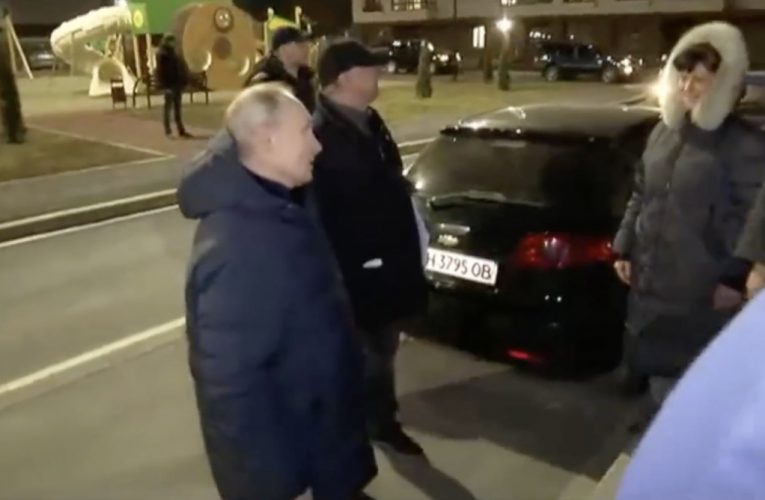 Із сайту Кремля видалили фрагмент відео, де Путіну кричать у Маріуполі: «Це все неправда! Це напоказ!