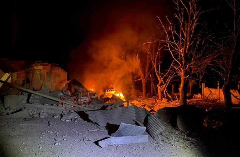 У Краматорську та Сіверську рятувальники гасили пожежі, спричинені обстрілами
