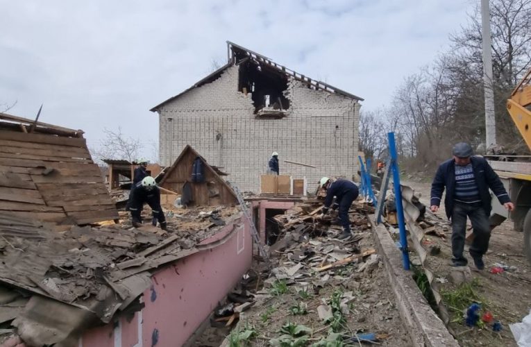 Російські війська завдали ракетного удару по житлових будинках у Запоріжжі