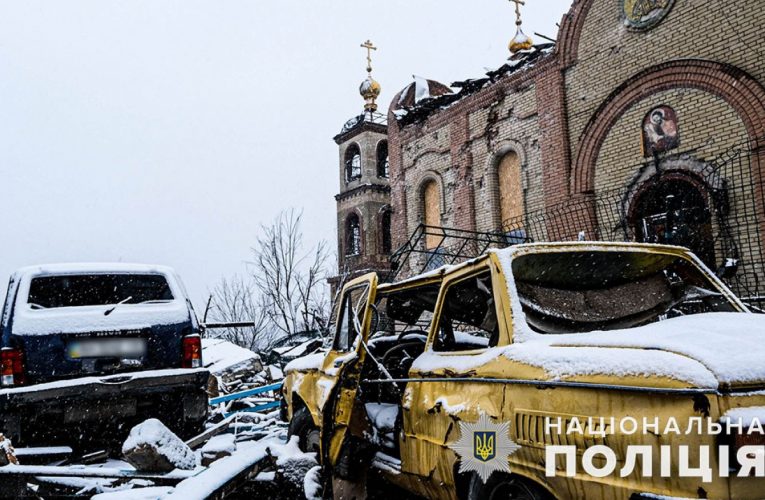 «Підвал ходив ходуном»: У поліції показали евакуацію з Авдіївки