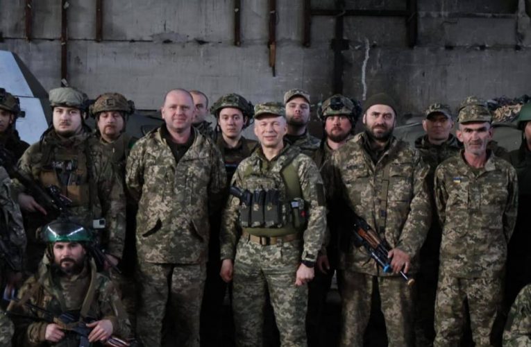Оборона Бахмута триває — Сирський