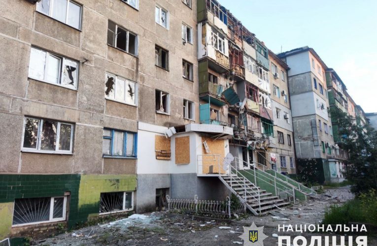 Під вогонь армії РФ потрапили 13 населених пунктів Донеччини: Поранено цивільних та поліцейських