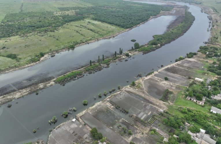 Під водою — понад 3 тисячі будинків: У Херсонській ОВА розповіли про ситуацію