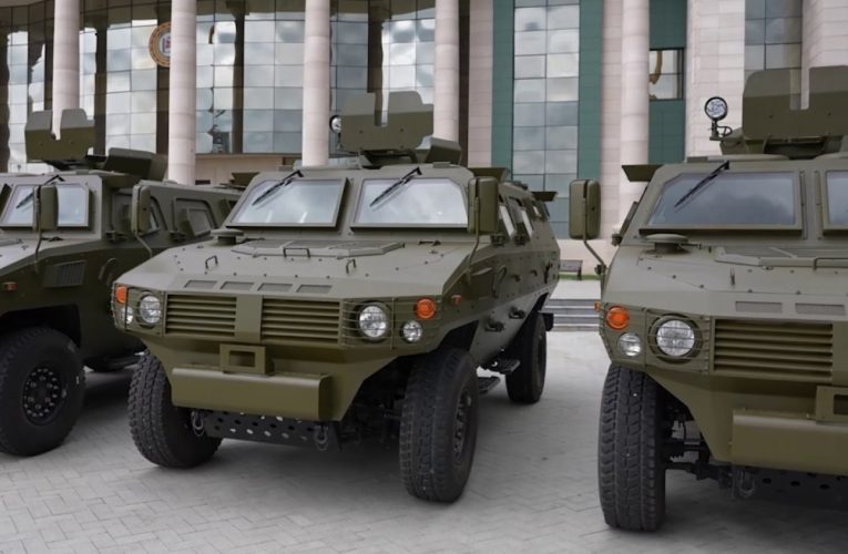 Кадиров показав нову військову техніку «Ахмата»: ЗМІ дізналися, що на відео китайські БТР