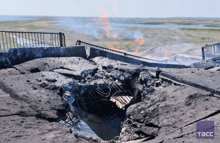 Завдано ударів по мостах біля Генічеська та Чонгара