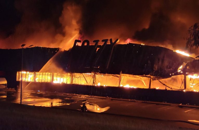 Сили ППО знищили 15 дронів та 8 ракет. В Одесі спалахнули пожежі через уламки