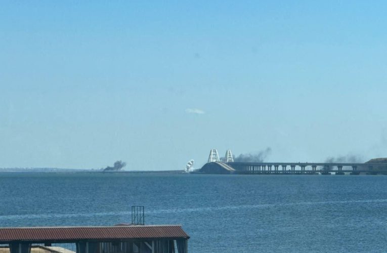 РФ стверджує, що відбила атаку на Кримський міст