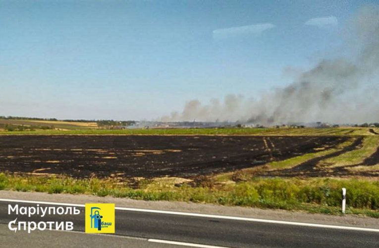 «Ранок почався не з кави». Під захопленим Маріуполем партизани підпалили базу окупантів