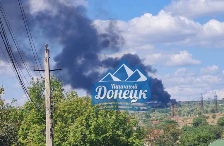 Донецьк перебуває під обстрілом, у Київському районі міста спалахнула сильна пожежа