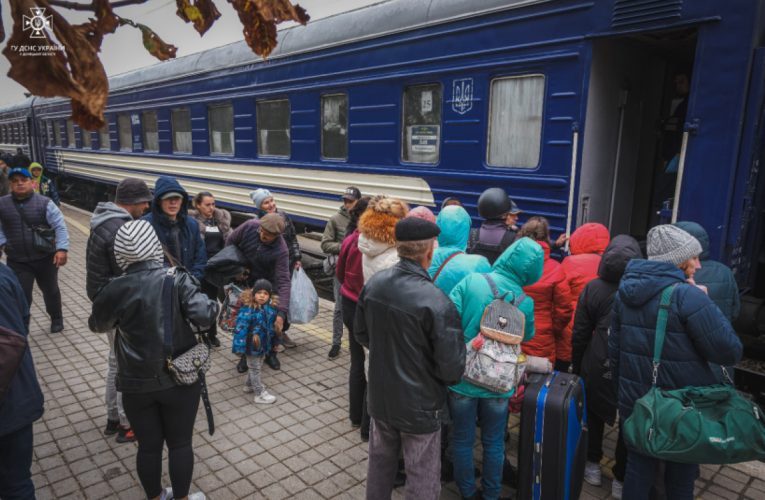 Евакуація жителів Донецької області до безпечніших регіонів України не припиняється — ОДА