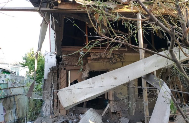 Російська артилерія обстріляла Нікополь, поранено жінку