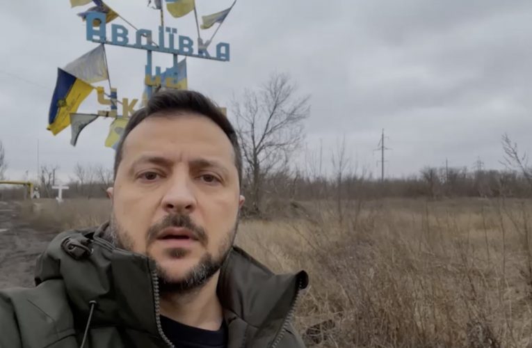 «Одна з найскладніших ділянок фронту»: Зеленський відвідав Авдіївку