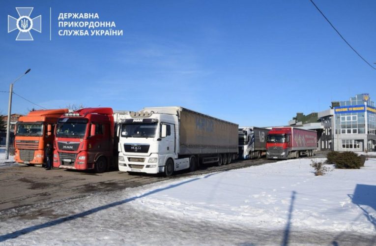Рух вантажівок у пункті пропуску «Порубне-Сірет» на румунському кордоні повністю розблоковано