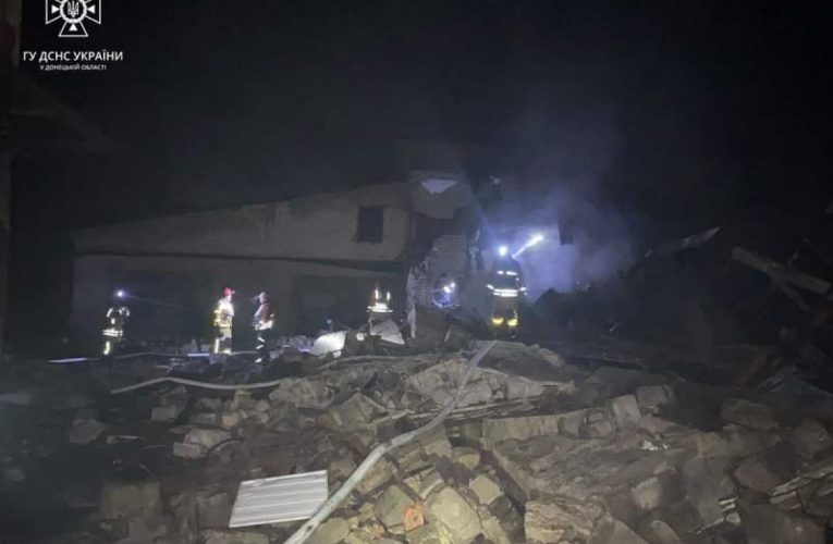 На Донеччині окупанти вдарили по Мирнограду шістьма ракетами, пошкоджено шахту та дві адмінбудівлі