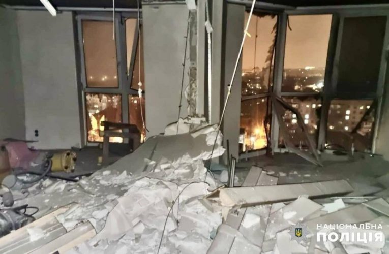 З’явилися фото наслідків нічних ударів по Одесі