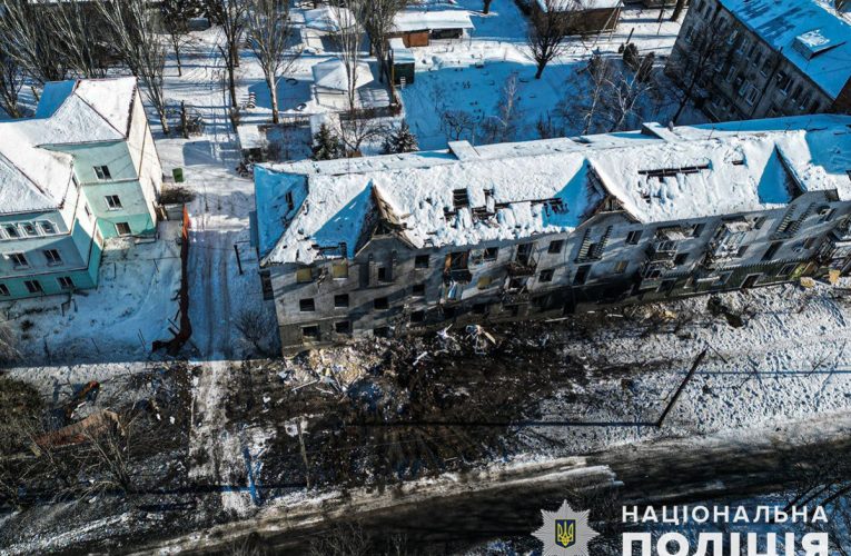 Нічний обстріл Курахового: пошкоджено щонайменше 6 житлових будинків