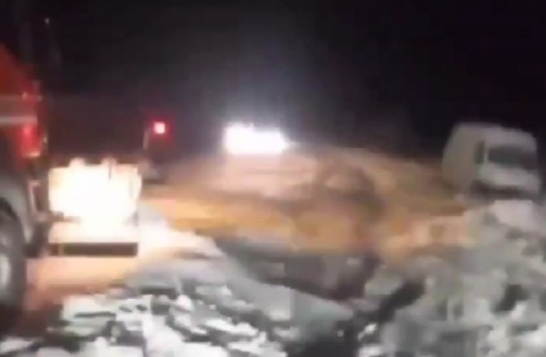 На Вінниччині автомобілі та автобуси потрапили у снігову пастку