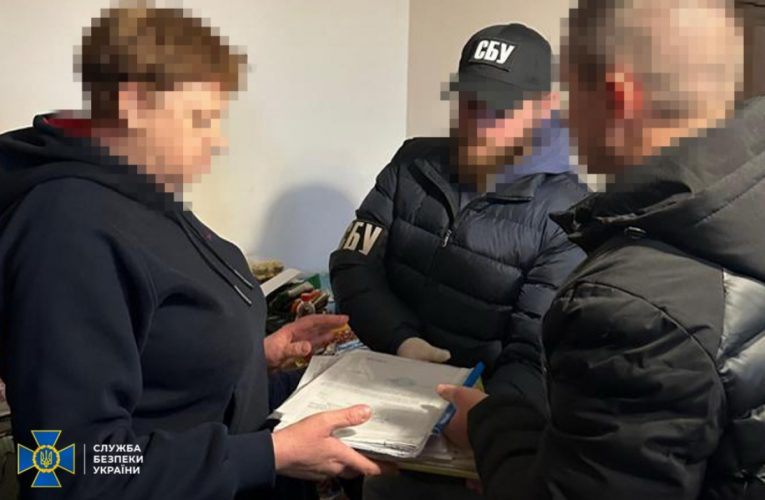 Ексчиновниця намагалася втекти до ЄС: колаборантка допомагала росіянам депортувати українських дітей