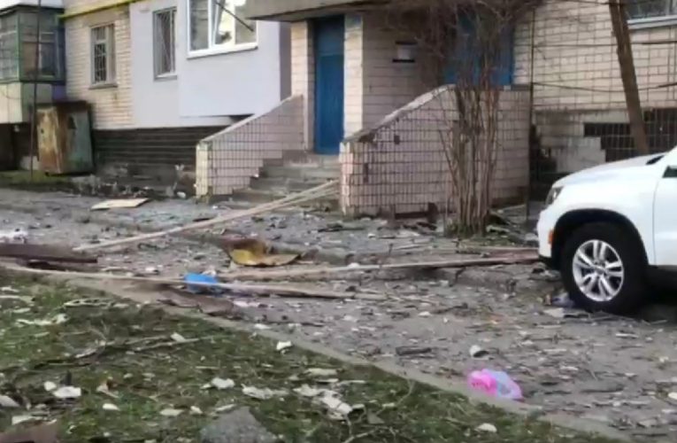 Окупанти атакували житлові квартали Херсона: поранення отримали троє людей