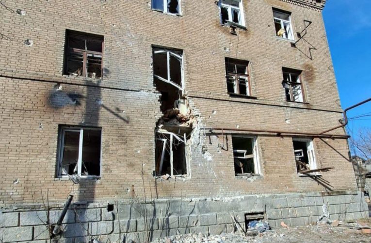 Війська РФ за добу 14 разів атакувала Донеччину: пошкоджено будинки, є жертви