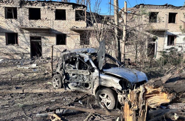 Росіяни завдали ракетного удару по Запорізькій області: вбито літнього чоловіка в Юльївці