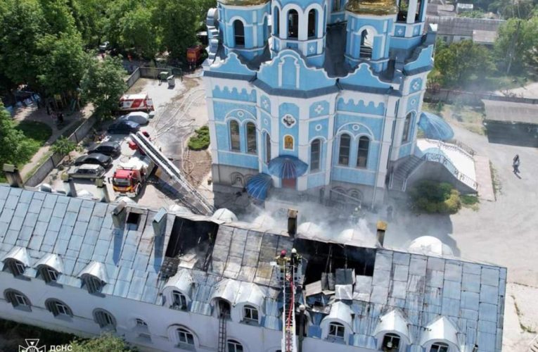 Внаслідок пожежі у Дніпрі на території храму загинула жінка