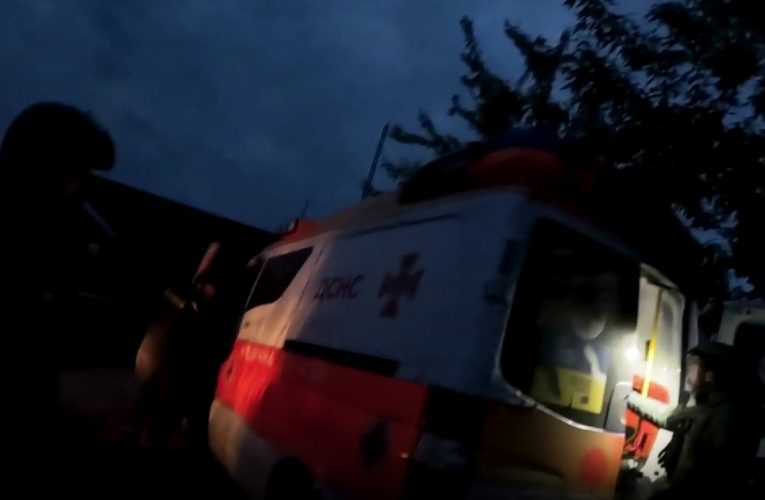 Парамедики врятували тяжкопораненого жителя Новожеланного після обстрілу РФ