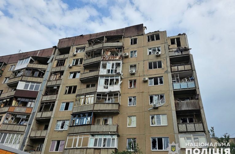 У Торецьку встановлюють особи загиблих після російського авіаудару