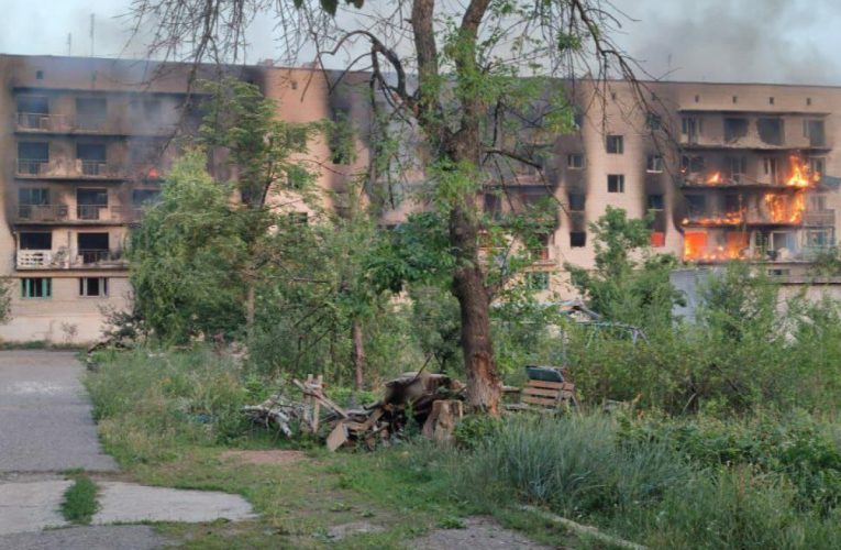 Внаслідок атак росіян по Донеччині десятки пошкоджених будинків