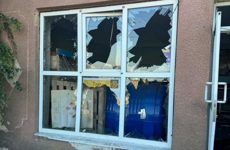 Армія РФ більше 10 разів обстріляла Донеччину: пошкоджено промбудівлю та житлові будинки