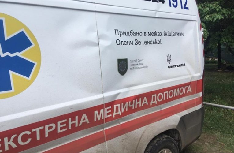 Бригада медиків потрапила під обстріл на Харківщині, коли приїхала на виклик
