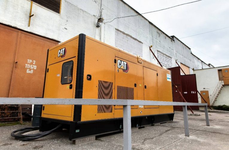 Прифронтовим регіонам України передадуть 17 генераторів
