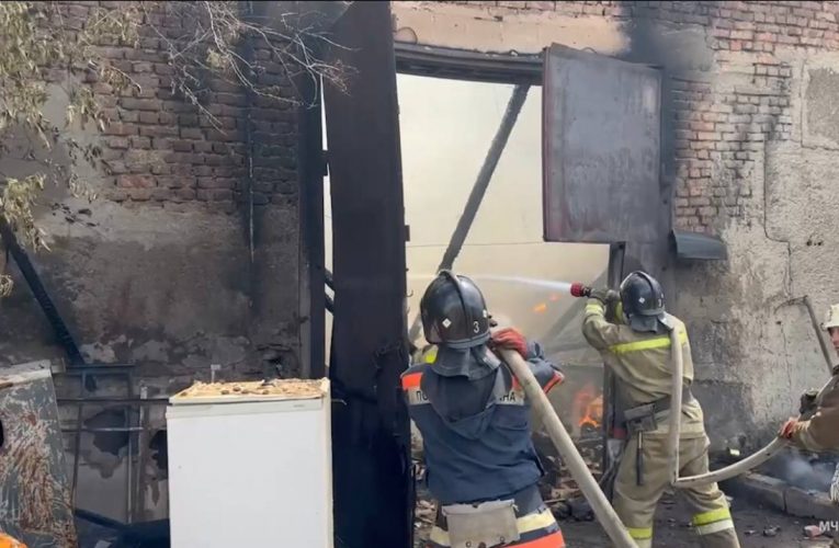 У захопленому Луганську горить склад паливно-мастильних матеріалів