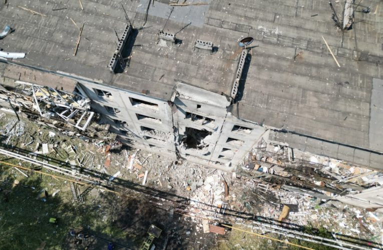 Авіаобстріл Мирнограда: поліція показала наслідки російської атаки