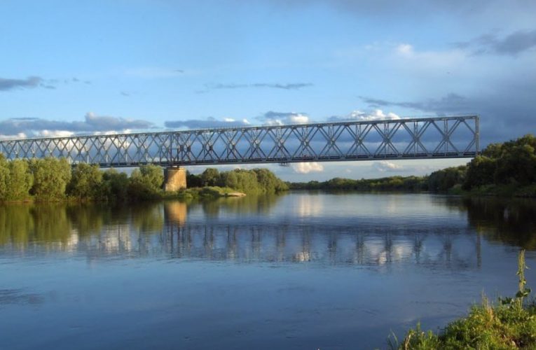 Дрони атакували залізничний міст у Брянській області РФ