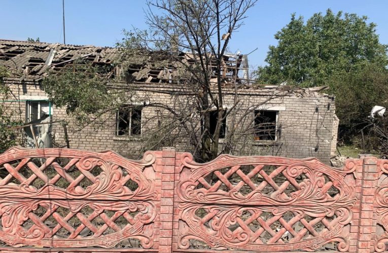 РФ скинула авіабомбу на село у Волноваському районі: пошкоджено будинки