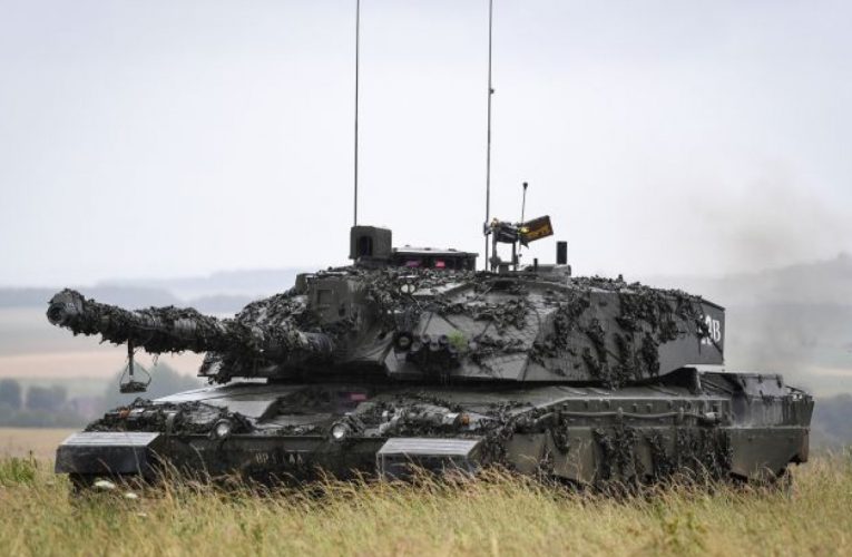 Британські танки Challenger 2 перетнули кордон з Росією і наступають на Курську область – Sky News