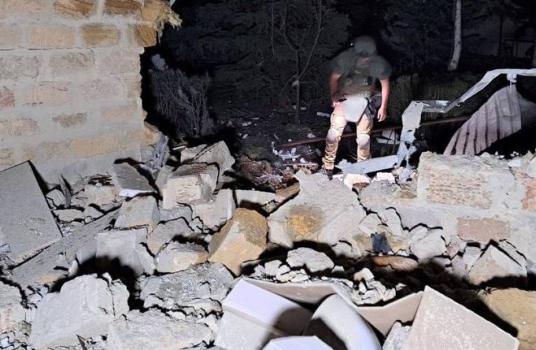 На околиці Донецька під обстрілом постраждали кілька людей