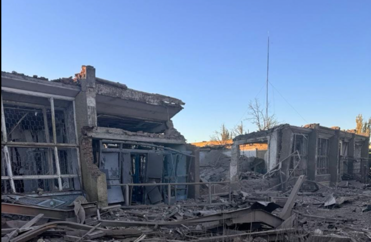 РФ скинула КАБи на Курахове: пошкоджено будинки, є постраждалі