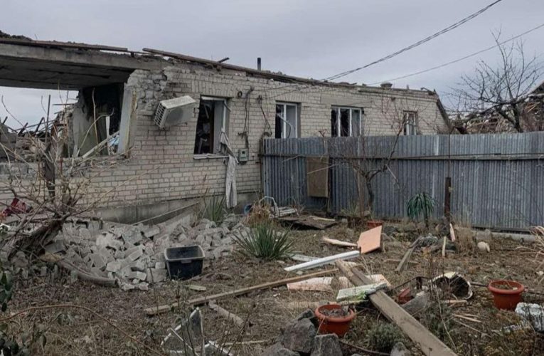 Армія РФ атакувала населені пункти Донеччини 13 разів за добу: десятки пошкоджених будинків