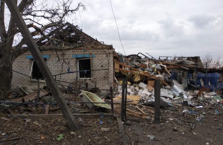 Приватні будинки, адмінбудівлі та підприємства пошкоджені російськими обстрілами у Донецькій області