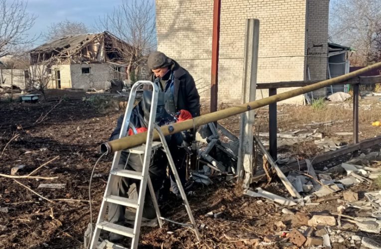 У селі Новодмитрівка після російського обстрілу повернули газ