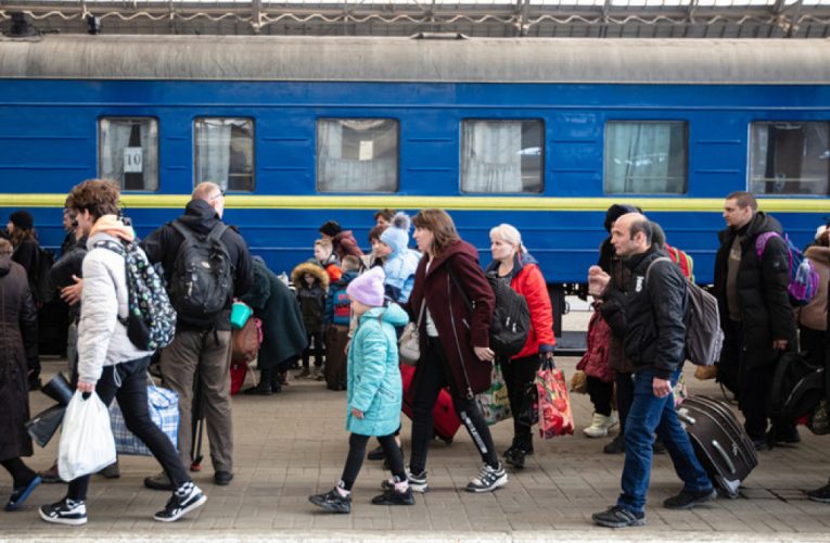 Виплати переселенцям продовжили ще на півроку: що відомо