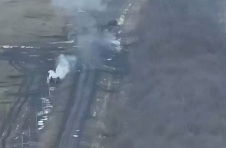 ЗСУ розбили колону російської техніки в Курській області: відео