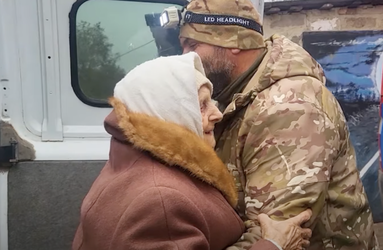 З Курахового стає все важче виїхати: як евакуюють людей